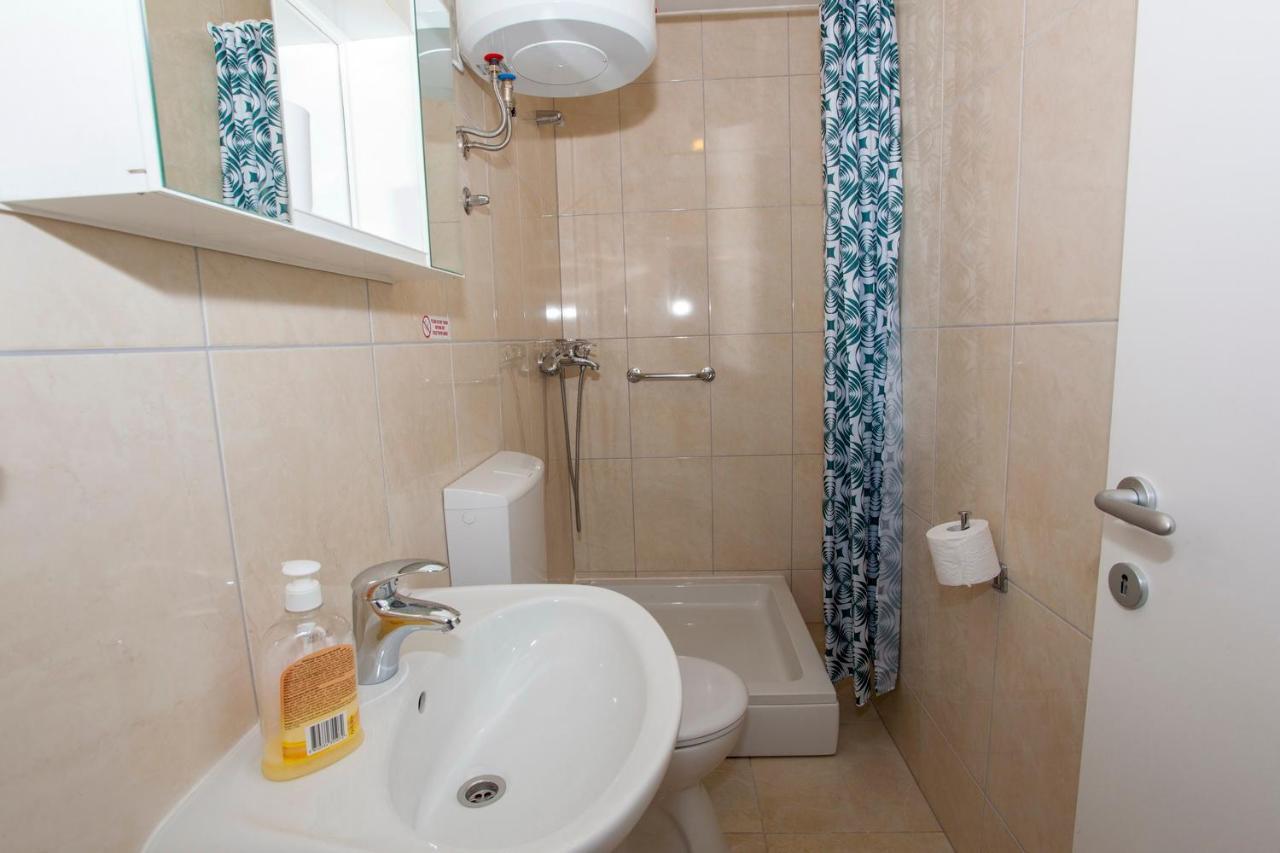 Apartments Lara Podgora Εξωτερικό φωτογραφία